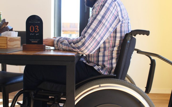 Acessibilidade no enoturismo: parceria entre Salton e IFRS resulta em iniciativas voltadas à inclusão de pessoas com deficiência.